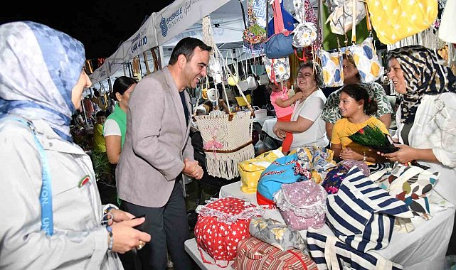 Kadınlar el emeği ürünlerini görücüye çıkardı