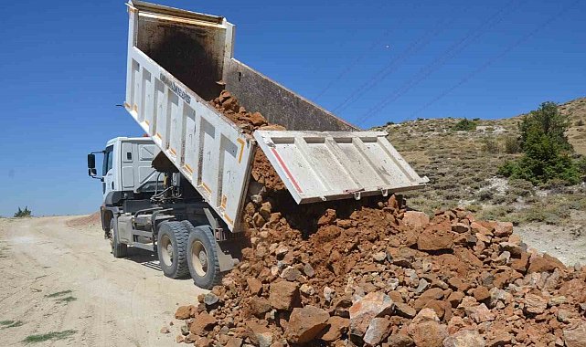 Kahramankazan'da yol, okul ve sosyal alanlarda iyileştirme yapıldı