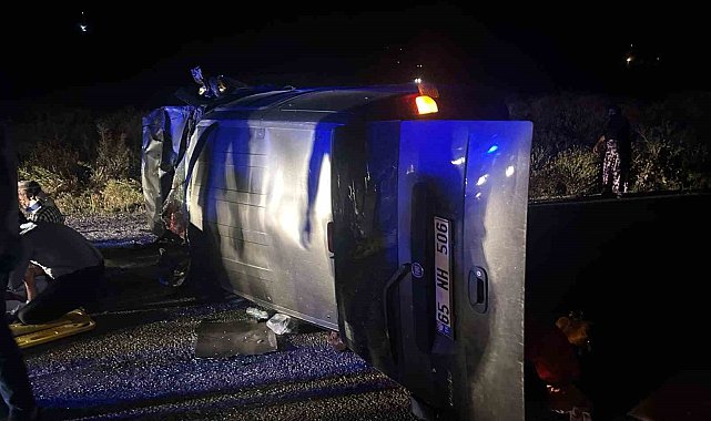 Kamyonetle traktör çarpıştı: 2'si çocuk 7 yaralı