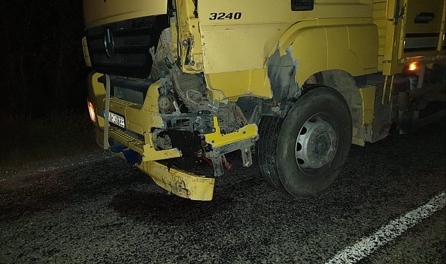 Kamyonla çarpışan Tofaş marka otomobil hurdaya döndü: 1 ölü