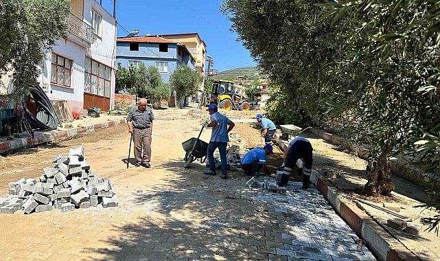 Karacasu'da selden hasar gören yollar yenileniyor