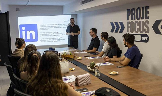 Kariyer Merkezi gençleri iş dünyasına hazırlıyor