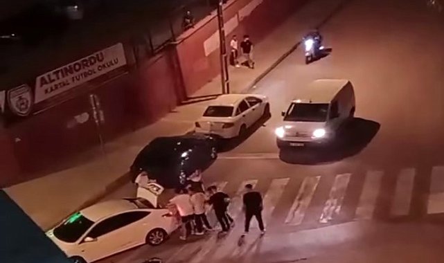 Kartal'da darp ettikleri şahsı silah zoruyla kaçırdılar