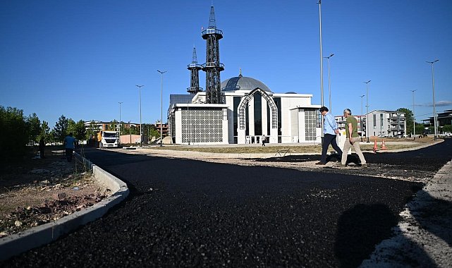 Kartepe Kent Meydanı bağlantı yolları asfaltlandı