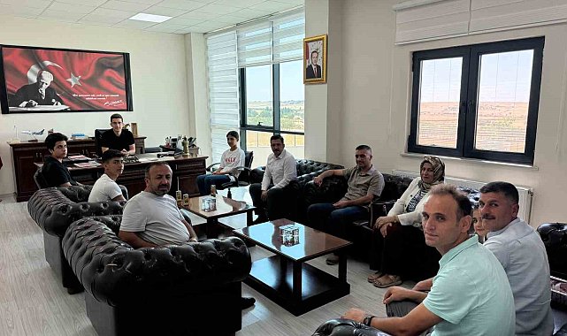 Kaymakam Kaptanoğlu, LGS'de dereceye giren öğrencileri ödüllendirdi