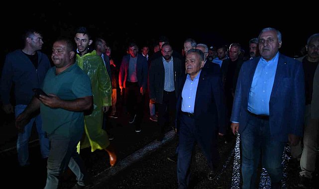 Kayseri Büyükşehir, tüm imkânlarıyla Bünyan'daki sel bölgesinde yaraları sarıyor