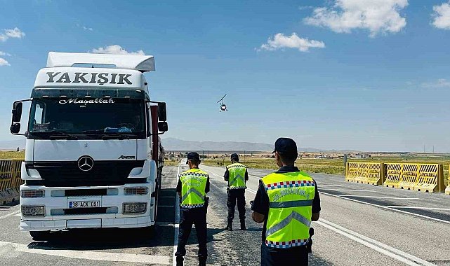 Kayseri jandarmasından Cayrokopter destekli trafik denetimi