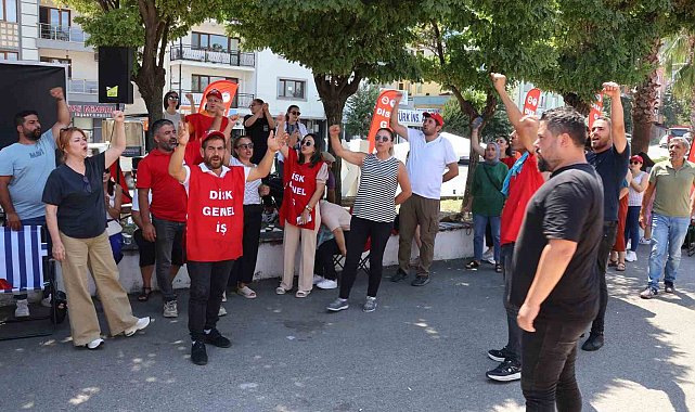 Kemalpaşa ve Çiğli belediyelerinden çıkarılan işçilerin eylemi sürüyor