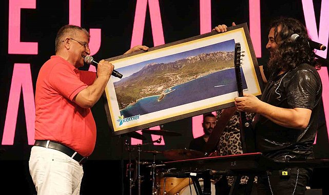 Kemer'de Zafer Bayramı coşkusu