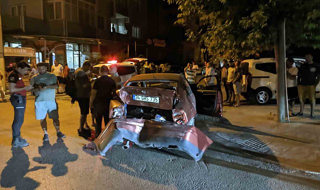 Keşan'da hafif ticari aracın çarpıp kaçtığı otomobildeki 1 kişi yaralandı