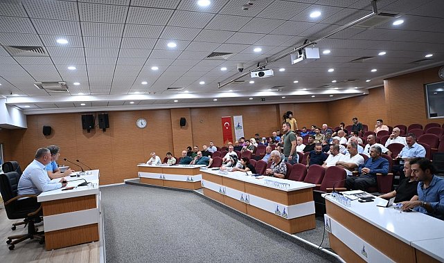 Kocaman'dan muhtarlara: "Uyum ve ahenkle çalışıyoruz"