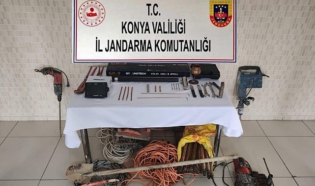 Konya'da kaçak kazı yapan 10 kişi suçüstü yakalandı