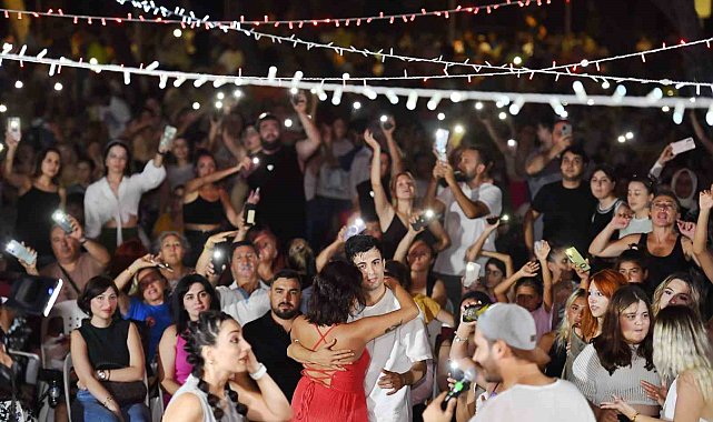 Konyaaltı yaz konserleri Hayatpark'ta başladı