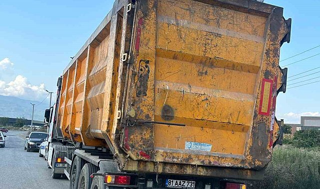Köprülere çarpan aşırı yüklü tıra 7 bin 710 lira ceza