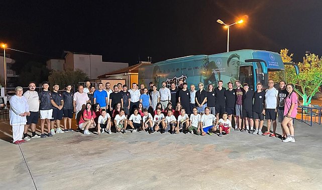 Köşk Gençlik Merkezi Halk Oyunları Ekibi zaferlerini Didim'de kutladı