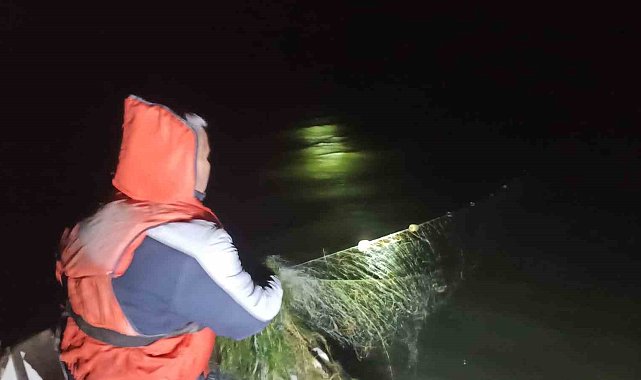 Kovada Gölünde bin metre uzatma ağı ele geçirildi