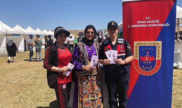 Köyde kadınlara KADES anlatıldı