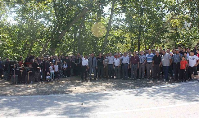 Köylüler 'piknikçi istemiyoruz' eylemi yaptı