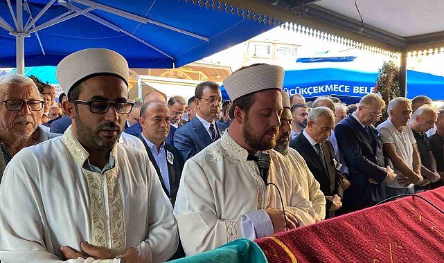Küçükçekmece Belediye Başkanı Çebi'nin annesi son yolculuğuna uğurlandı