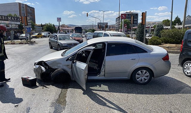 Kula'da trafik kazası: 2 yaralı
