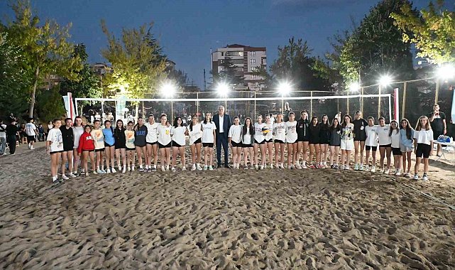 Kum Voleybolu ve Sokak Basketbolu Turnuvası'nın final müsabakaları yapıldı
