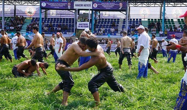 Kurtdereli Güreşleri'nde 2 bin 400 pehlivan kol bağlayacak