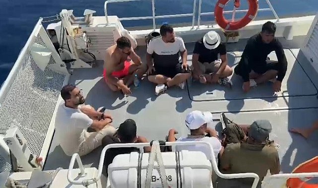 Kuşadası açıklarında 8 düzensiz göçmen yakalandı