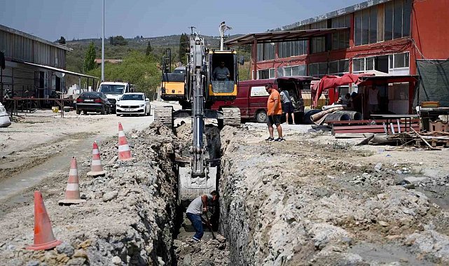 Kuşadası Ağaç İşleri Sanayi Sitesi&#039;nde alt ve üstyapı çalışmaları sürüyor