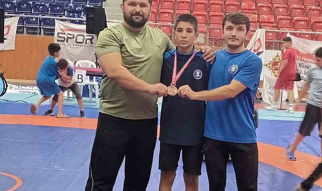 Kütahya'nın gururu Çekgel'den ikinci Türkiye derecesi