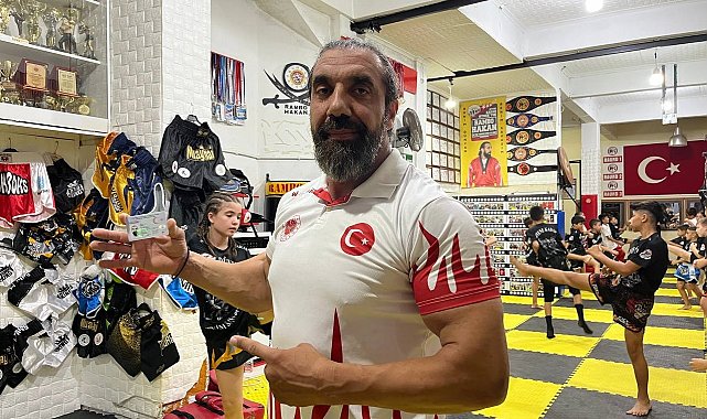Lakabını resmi kimliğine taşıdı: MMA Dünya Şampiyonu Hakan İtmiş, "Rambo Hakan" oldu