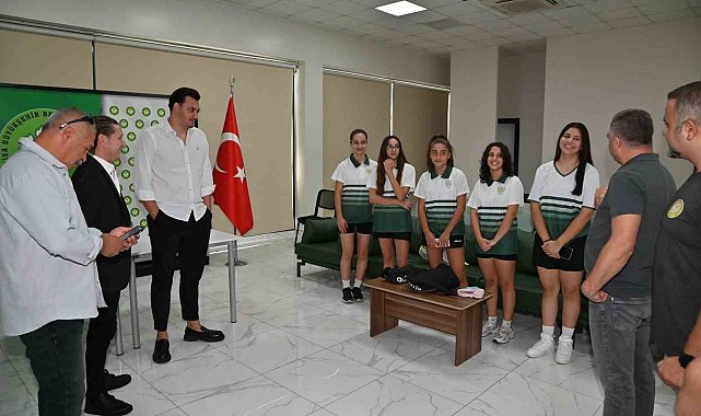 Manisa Büyükşehir Belediyespor hentbolda da iddialı