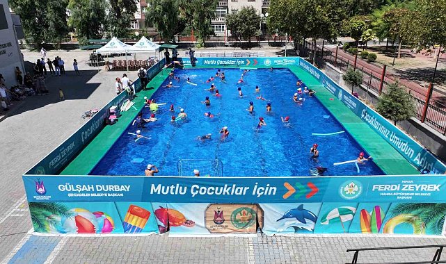 Manisalı çocukların yüzme mutluluğu