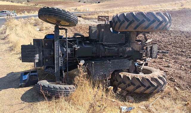 Mardin'de traktör devrildi: 1 yaralı