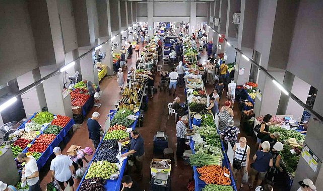 Marmaris Belediyesi'nden serinleten hizmet