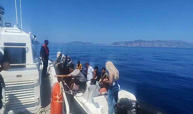 Marmaris&#039;te 19 düzensiz göçmen kurtarıldı