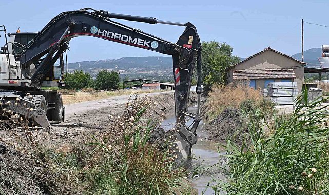MASKİ'den Yeşilköy Mahallesi'nde dere temizliği