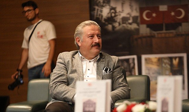 Melikgazi Belediyesi Kayseri'nin Ulu Çınarı Kayseri Lisesi Tarihi Kitabının tanıtımını yaptı