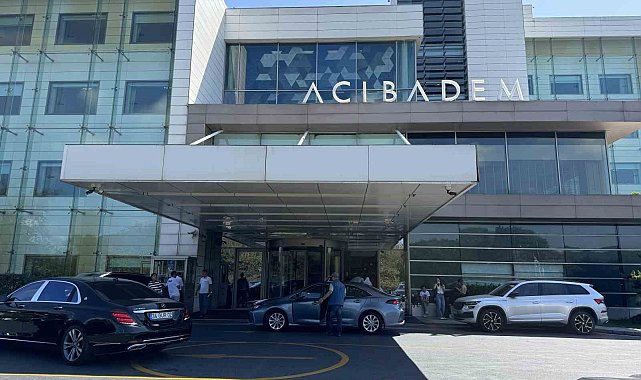 Merdivenlerden düşen gazeteci Reha Muhtar hastaneye kaldırıldı