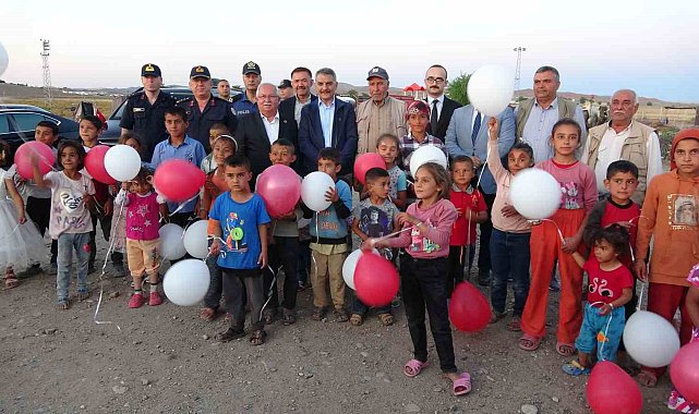 Mevsimlik tarım işçilerinin çocukları düzenlenen etkinlikte gönüllerince eğlendi