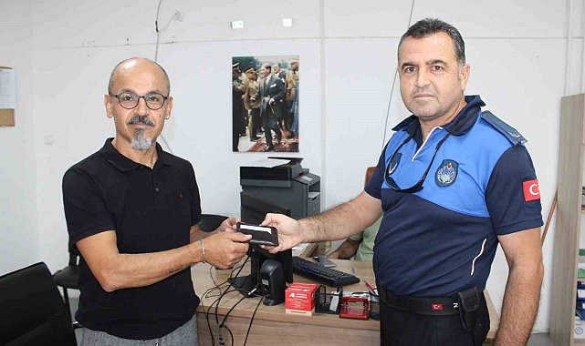 Minibüste unutulan cüzdan sahibine teslim edildi