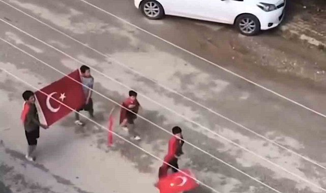 Minik yüreklerden büyük zafer bayramı kutlaması