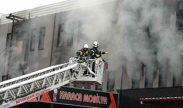 Mobilya imalathanesinde korkutan yangın