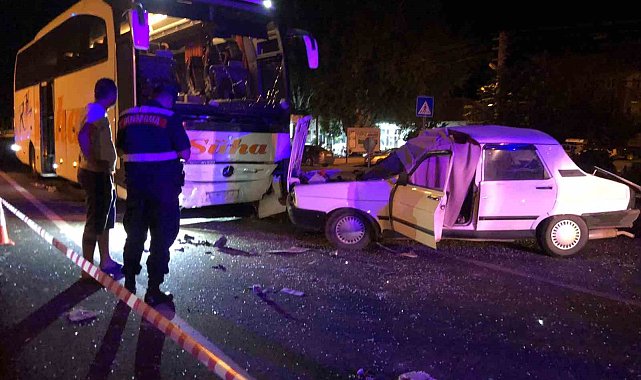 Moladan çıkan otobüs karşı şeride geçip otomobile çarptı: 1 ölü