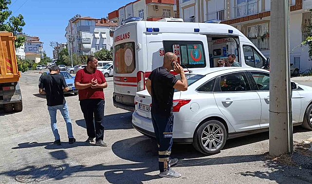 Motosiklet otomobille çarpıştı: 1 yaralı