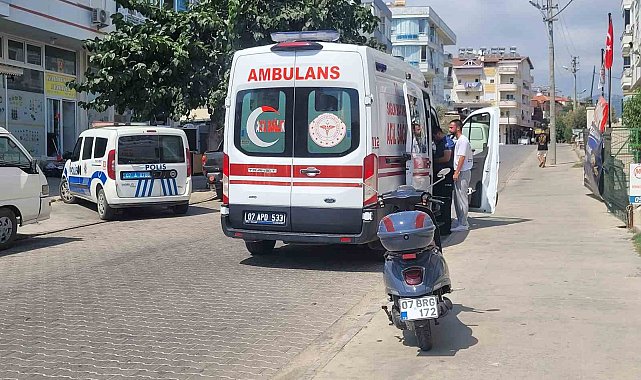 Motosiklet sürücüsü ve yolcu ölümden kılpayı kurtuldu kamyonet sürücüsü firar etti
