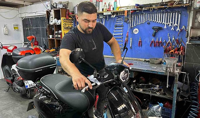 Motosiklet tamircileri sadece yaz aylarında değil artık yılın 12 ayında yoğun tempoyla çalışıyor