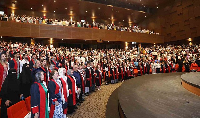 Naci Topçuoğlu MYO'da mezuniyet heyecanı