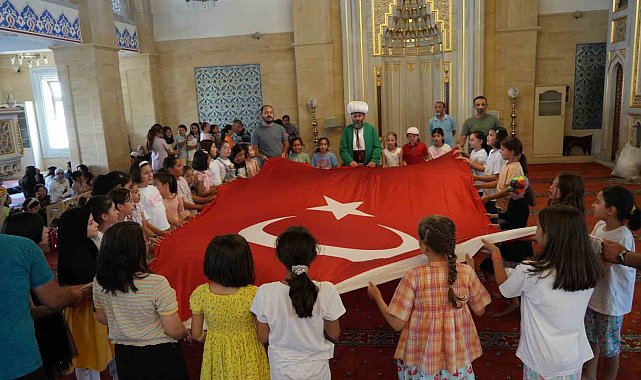 Nasrettin Hoca ile yaz Kur'an kurslarına giden çocuklar, hem öğrendi hem eğlendi