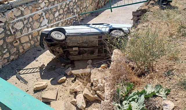 Niğde'de otomobil su kanalına düştü: 4'ü çocuk 6 yaralı