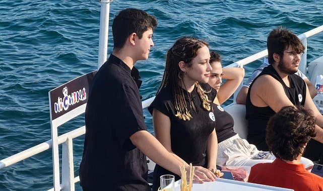 Öğrenciler, 'Merhaba Çin, Merhaba Türkiye' etkinliğinde Boğaz'da buluştu